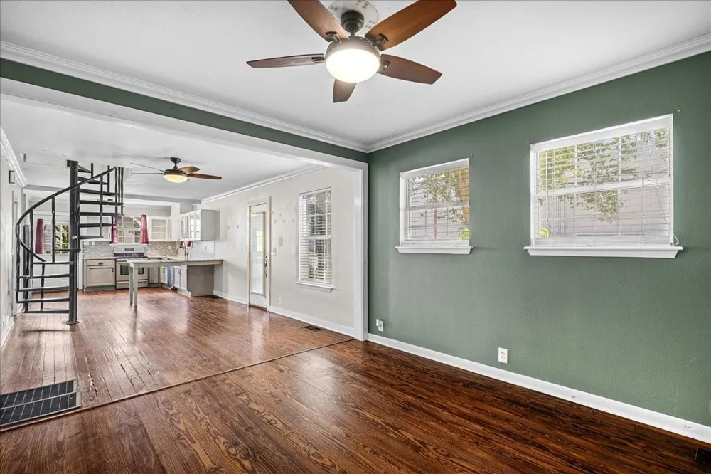 206 S Monroe Street La Grange, TX 78945