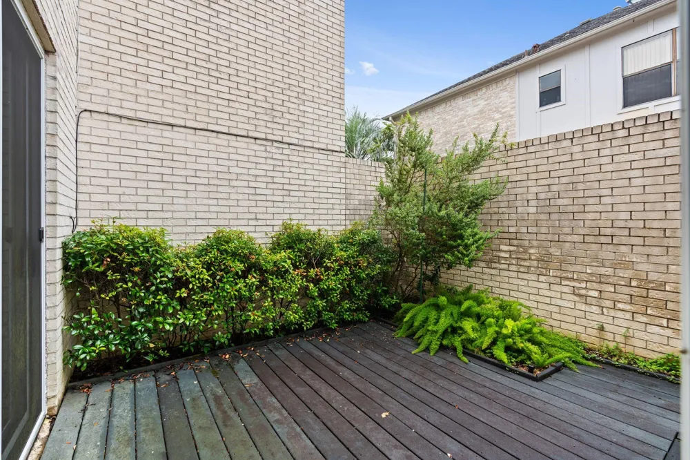 12039 E Circle Drive Houston, TX 77071