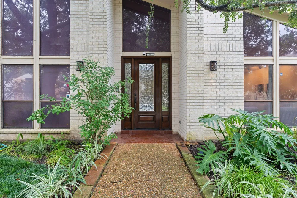 12039 E Circle Drive Houston, TX 77071
