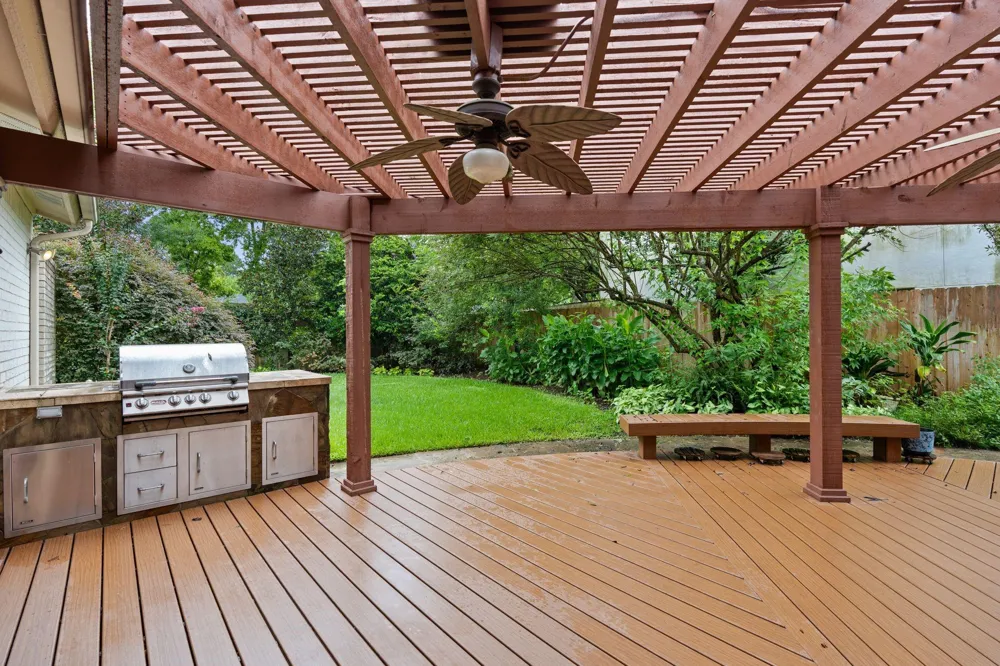12039 E Circle Drive Houston, TX 77071