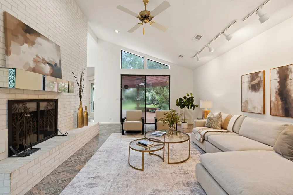 12039 E Circle Drive Houston, TX 77071