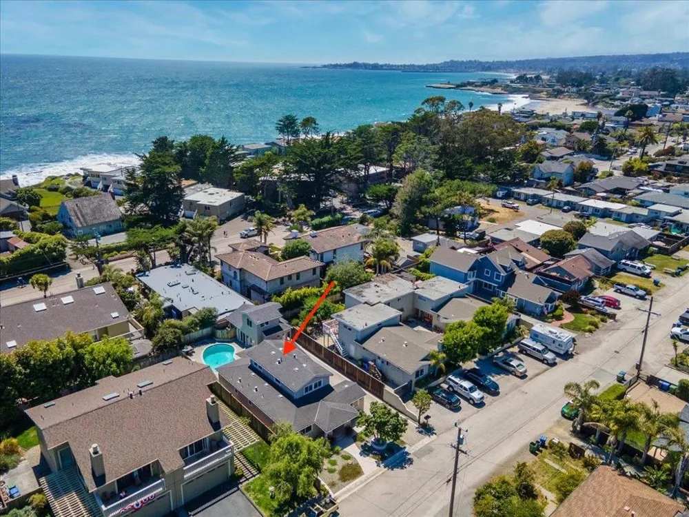 27222724 Warren Street Santa Cruz, CA 95062