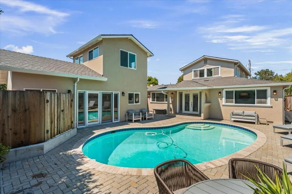 27222724 Warren Street Santa Cruz, CA 95062