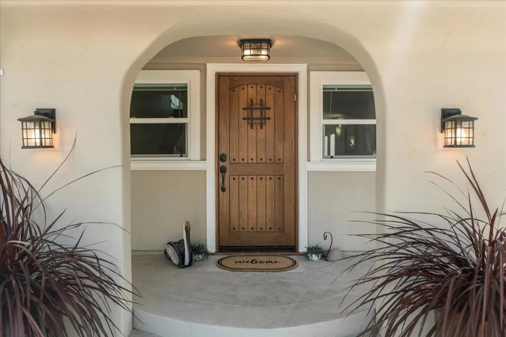 27222724 Warren Street Santa Cruz, CA 95062