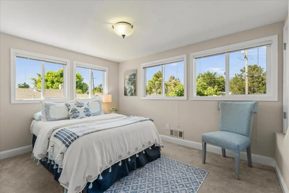 27222724 Warren Street Santa Cruz, CA 95062