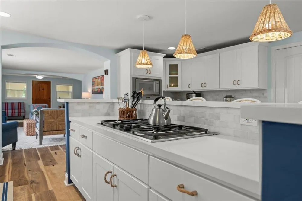 27222724 Warren Street Santa Cruz, CA 95062