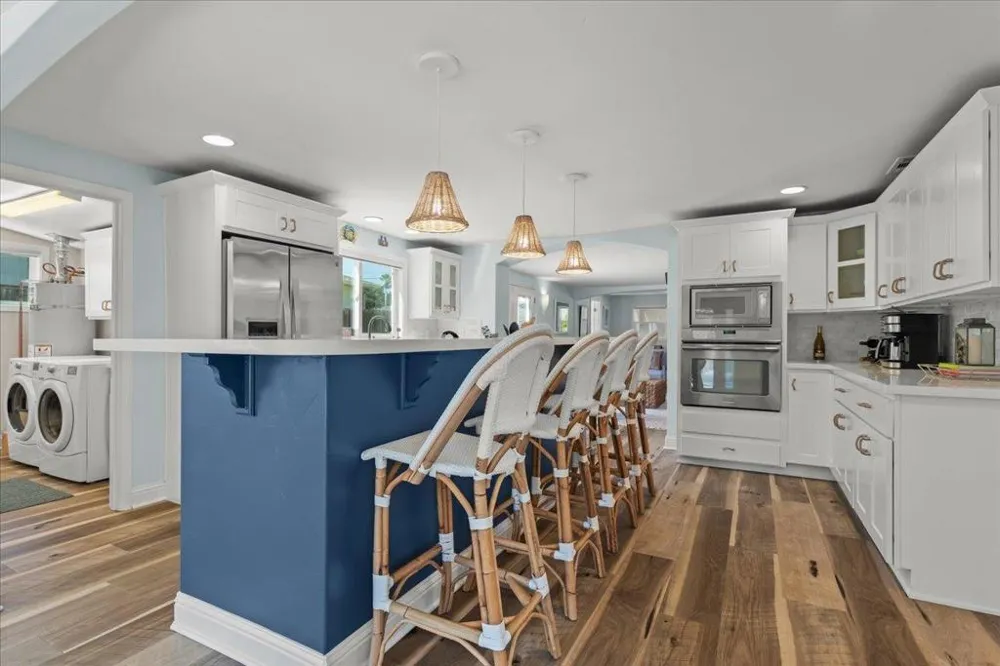 27222724 Warren Street Santa Cruz, CA 95062