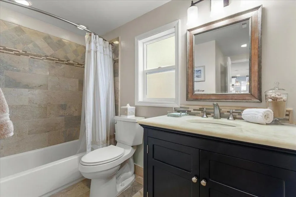 27222724 Warren Street Santa Cruz, CA 95062