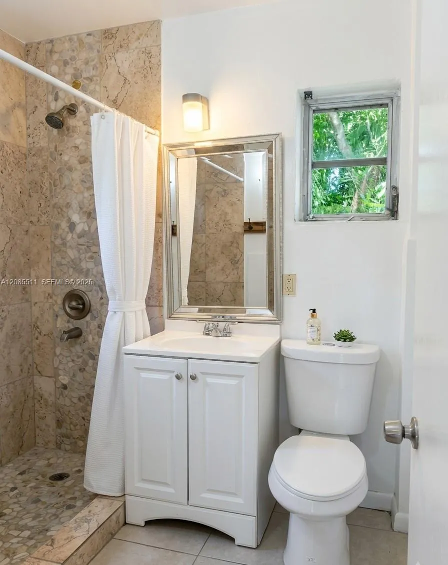 2463 Dewey St #2 Hollywood, FL 33020