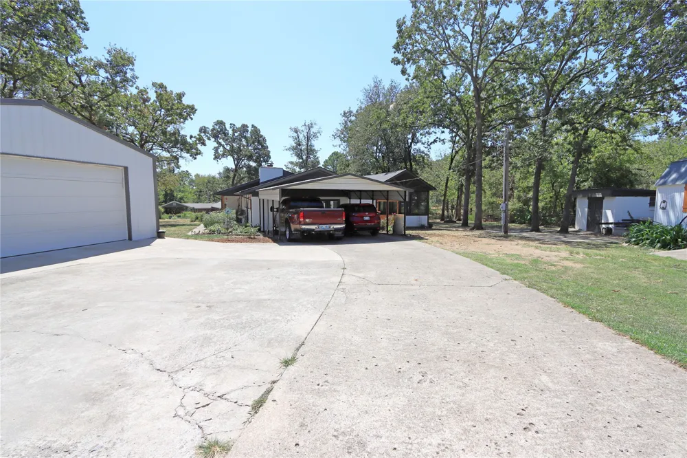 73815 Cyclone Hollow Road Wagoner, OK 74467