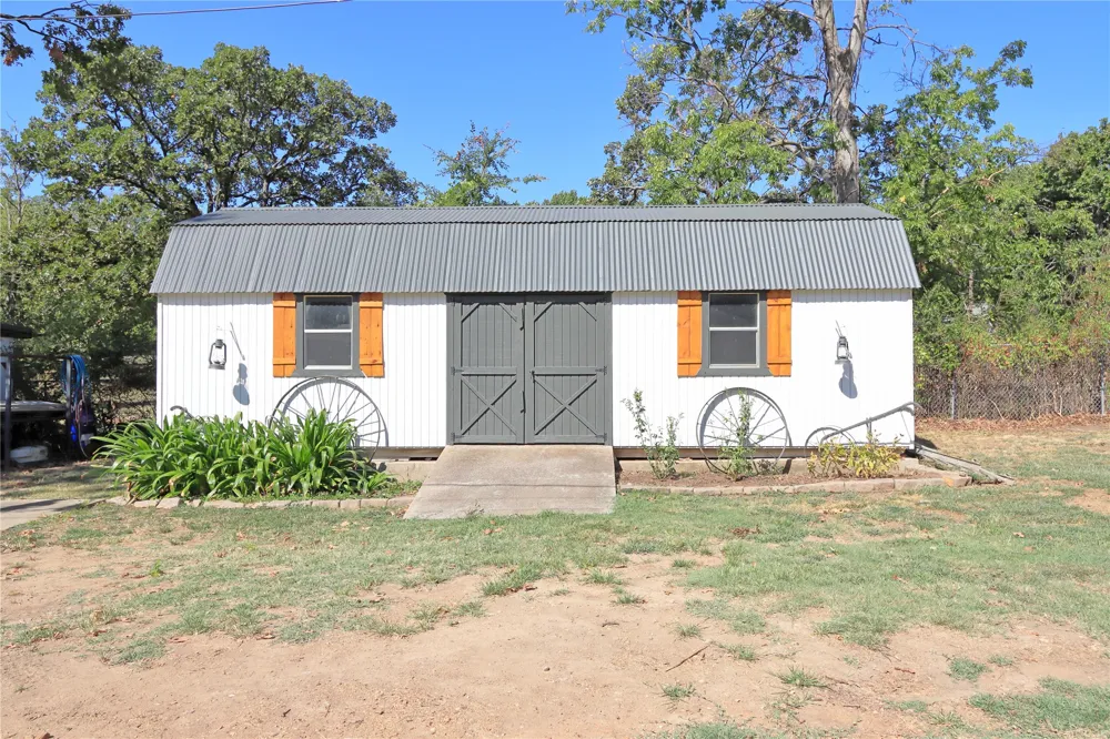 73815 Cyclone Hollow Road Wagoner, OK 74467