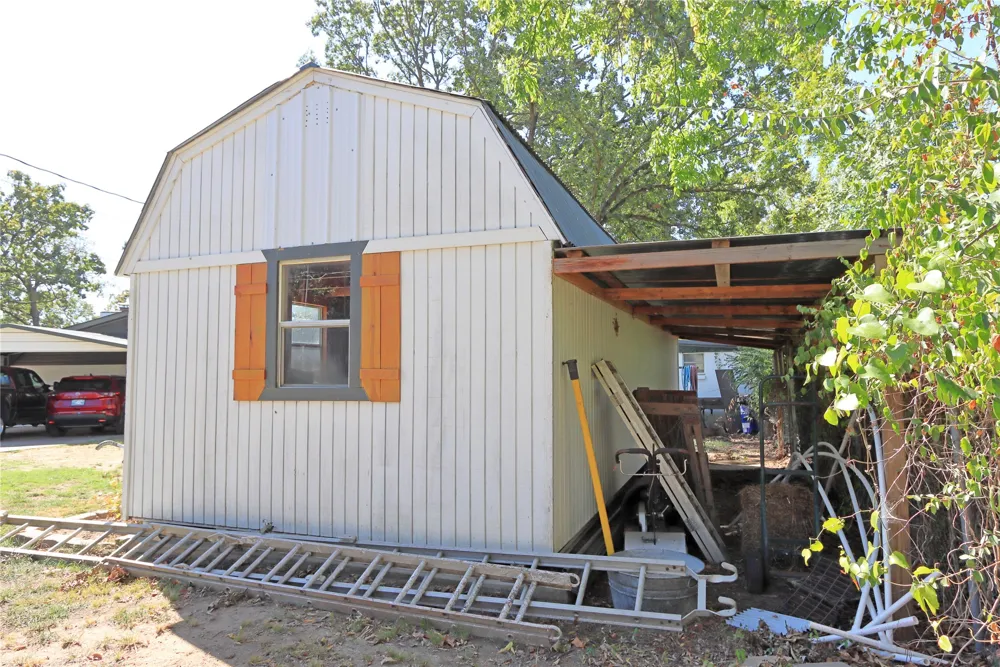 73815 Cyclone Hollow Road Wagoner, OK 74467