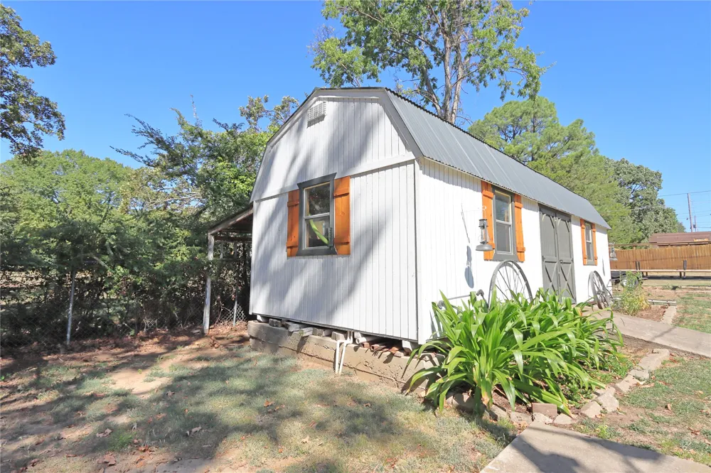 73815 Cyclone Hollow Road Wagoner, OK 74467