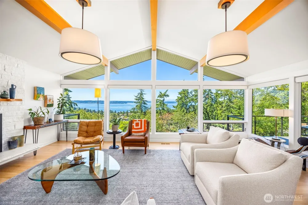 8803 38th Avenue SW Seattle, WA 98126