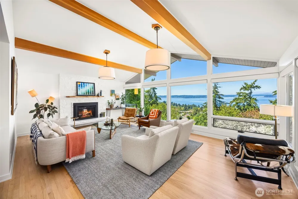 8803 38th Avenue SW Seattle, WA 98126