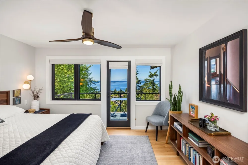 8803 38th Avenue SW Seattle, WA 98126