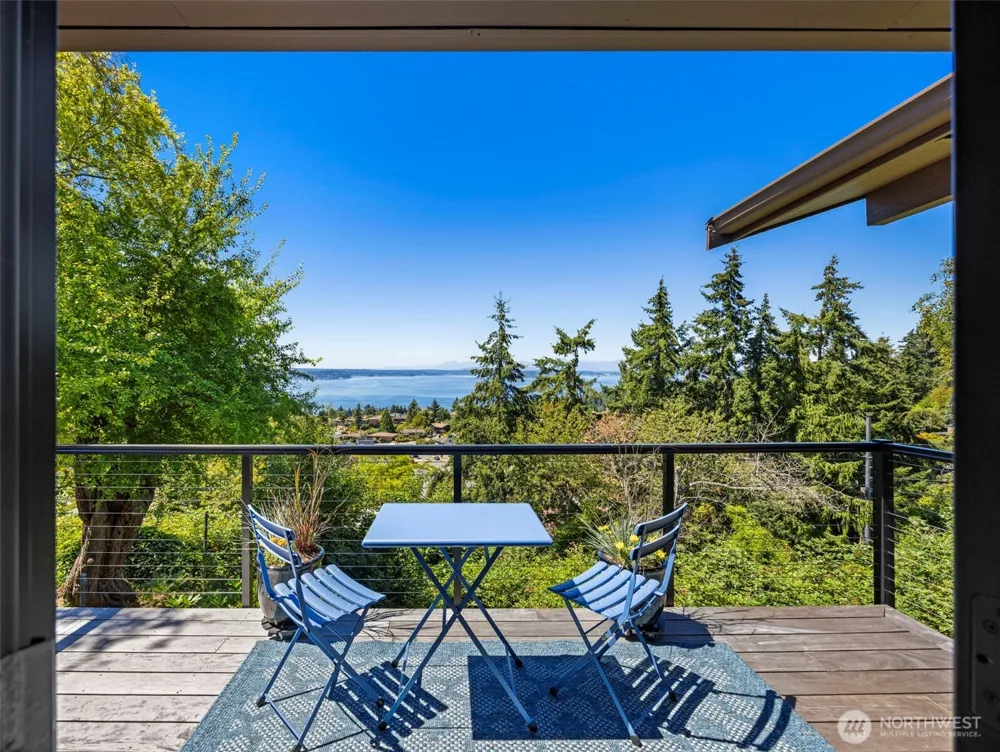 8803 38th Avenue SW Seattle, WA 98126