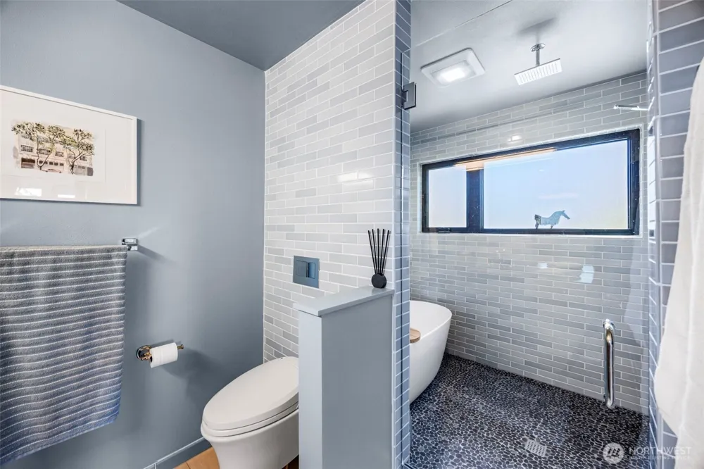 8803 38th Avenue SW Seattle, WA 98126