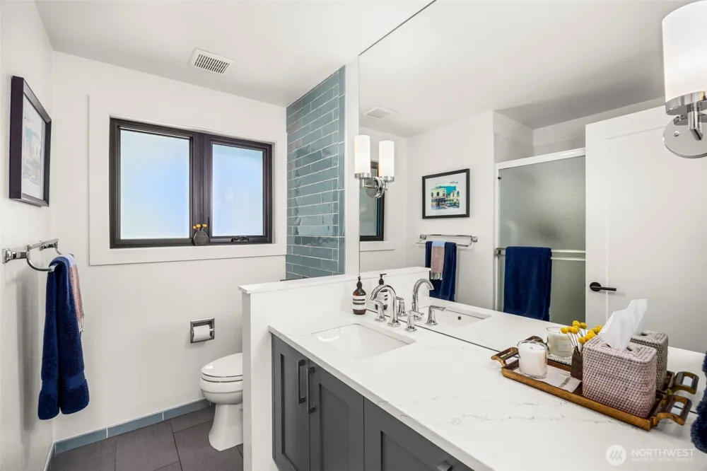 8803 38th Avenue SW Seattle, WA 98126