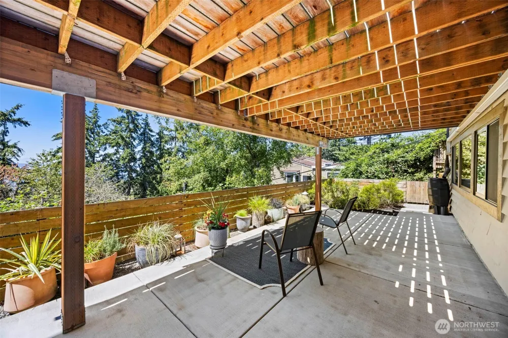 8803 38th Avenue SW Seattle, WA 98126