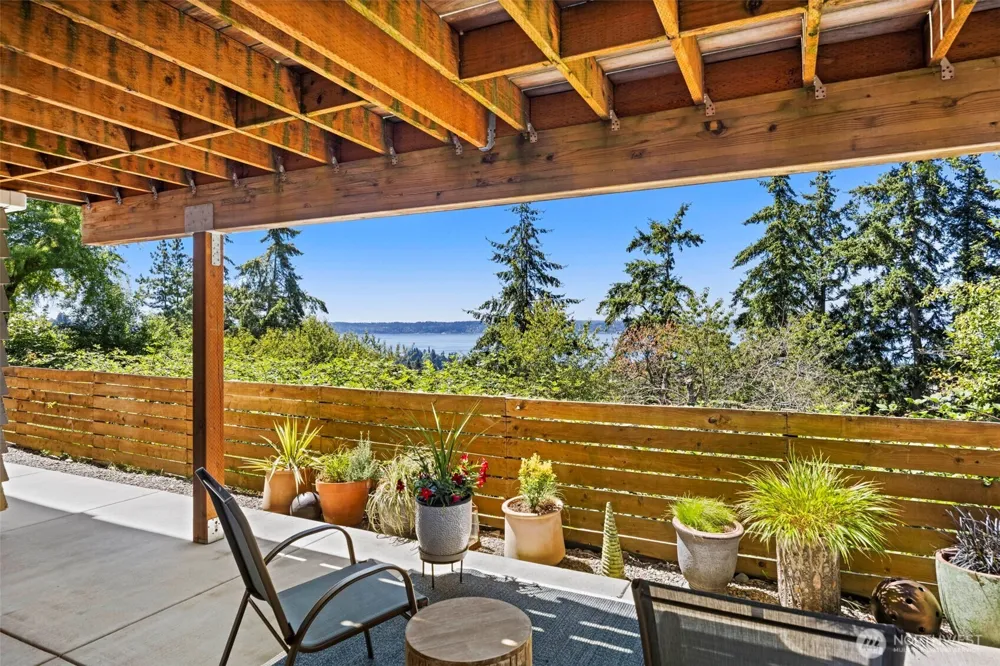 8803 38th Avenue SW Seattle, WA 98126