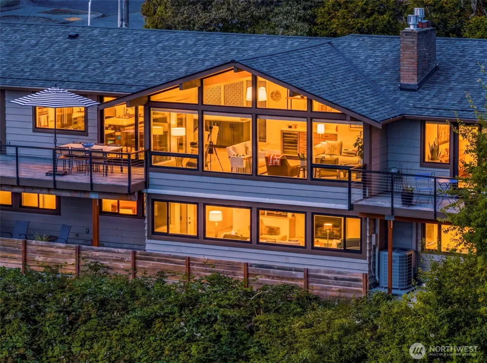 8803 38th Avenue SW Seattle, WA 98126
