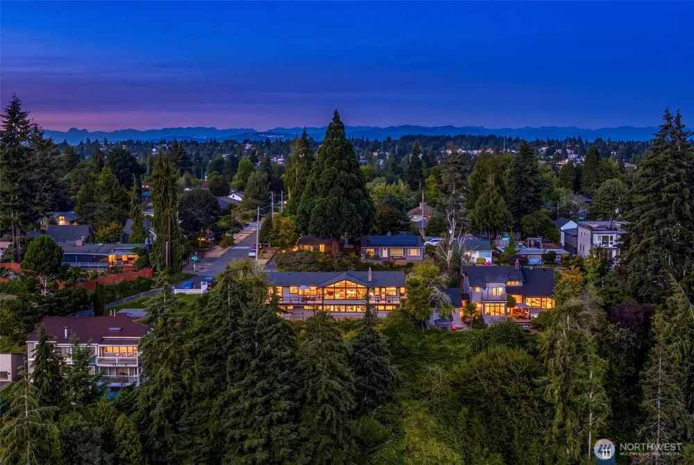 8803 38th Avenue SW Seattle, WA 98126
