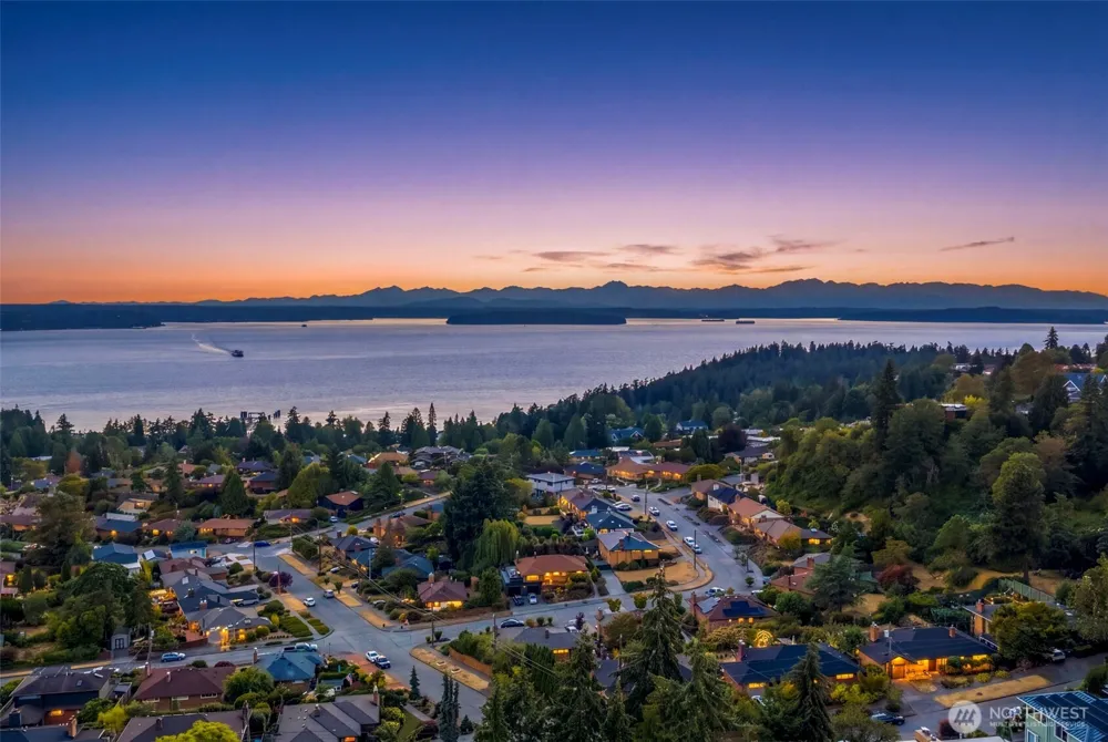 8803 38th Avenue SW Seattle, WA 98126