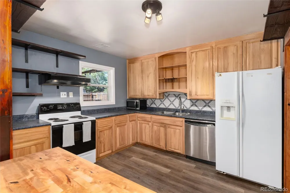 1057 Ursula Street Aurora, CO 80011