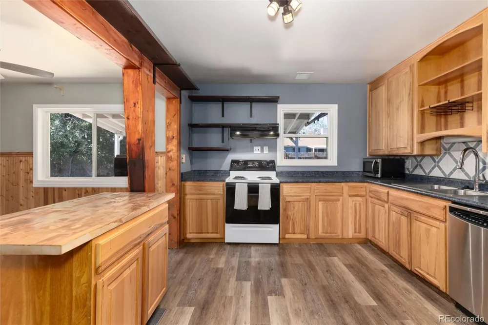 1057 Ursula Street Aurora, CO 80011