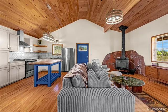 8591 Black Beaver Road Hartsel, CO 80449