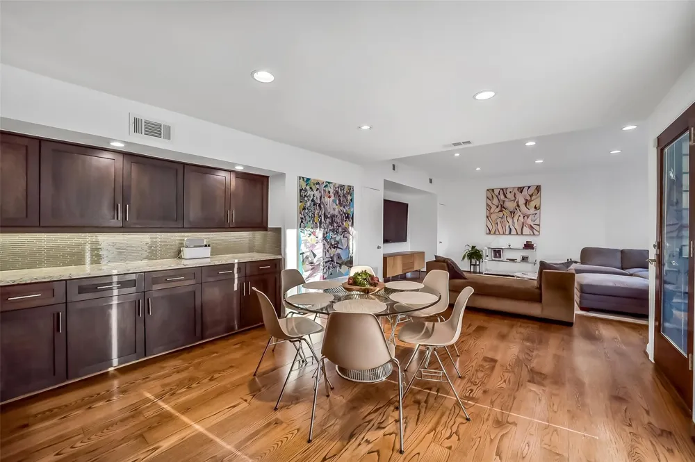 5107 Contour Place Houston, TX 77096