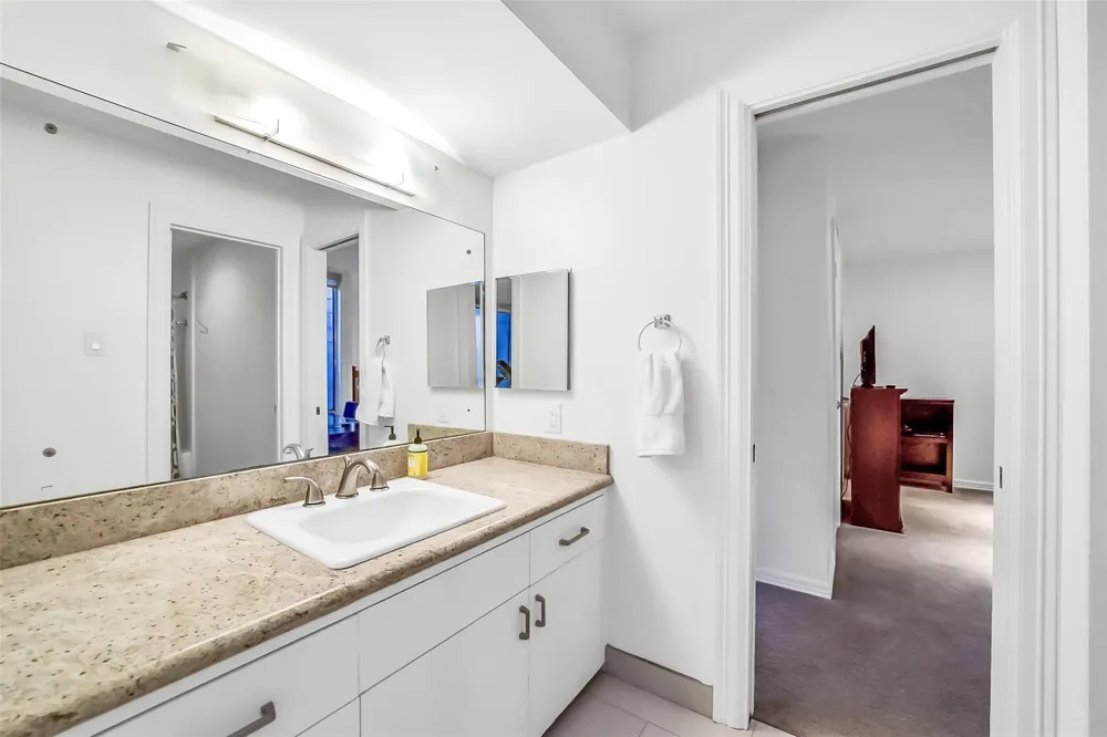 5107 Contour Place Houston, TX 77096