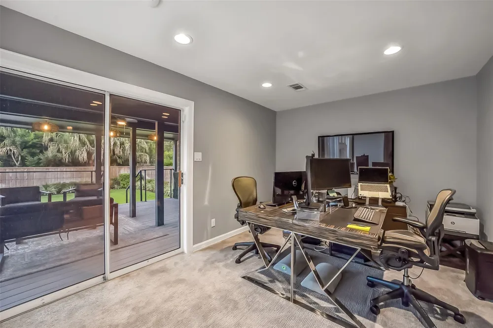 5107 Contour Place Houston, TX 77096