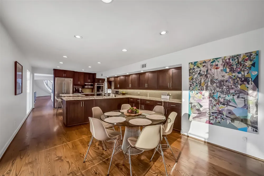 5107 Contour Place Houston, TX 77096