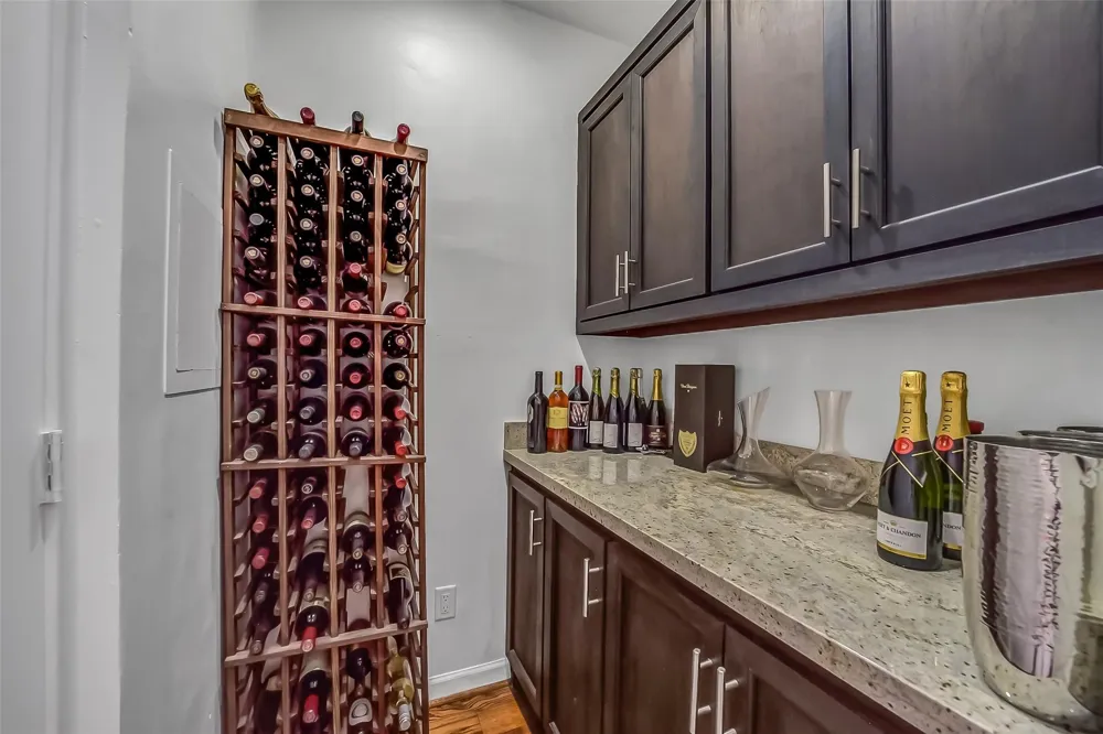 5107 Contour Place Houston, TX 77096