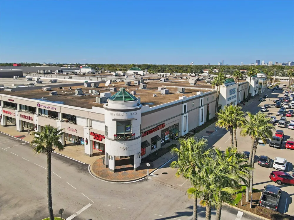 5107 Contour Place Houston, TX 77096