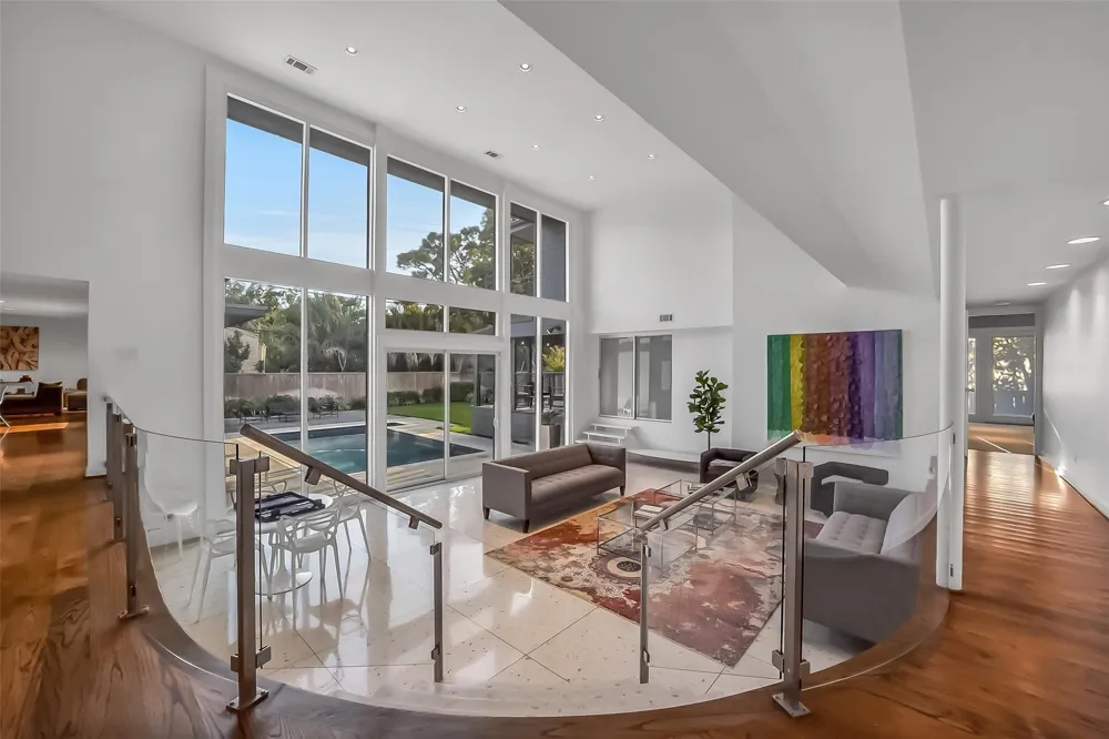 5107 Contour Place Houston, TX 77096