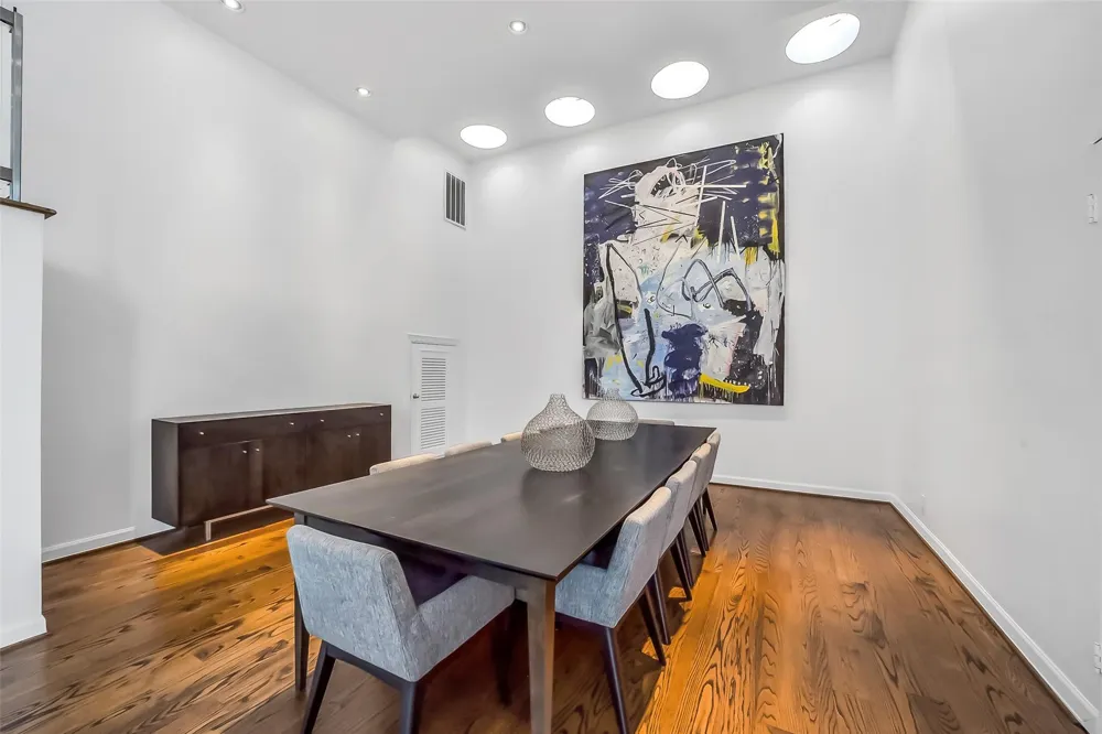 5107 Contour Place Houston, TX 77096