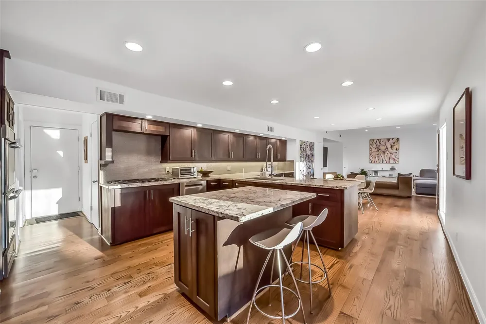 5107 Contour Place Houston, TX 77096
