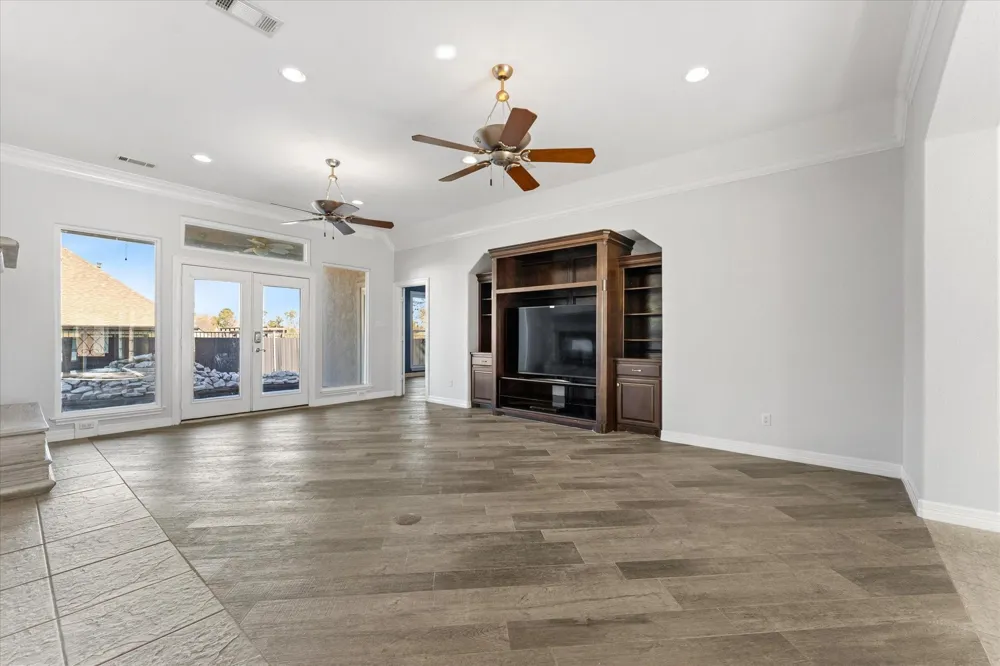 98 Victoria Drive W Montgomery, TX 77356