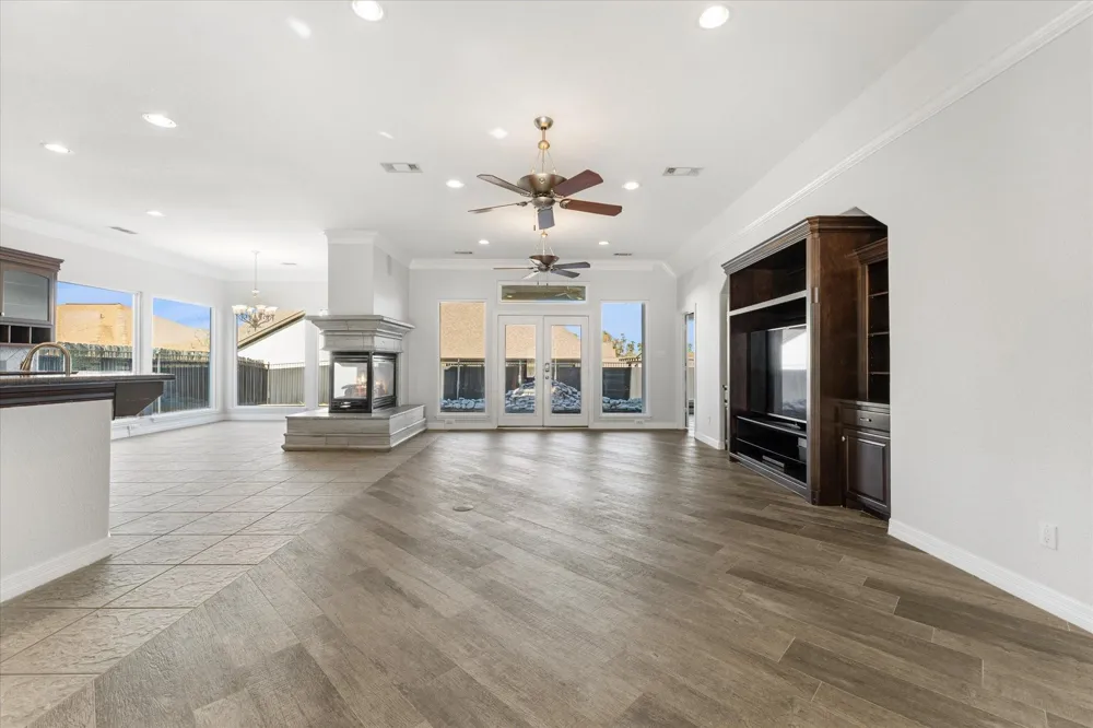 98 Victoria Drive W Montgomery, TX 77356
