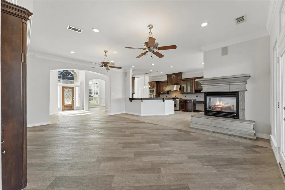 98 Victoria Drive W Montgomery, TX 77356