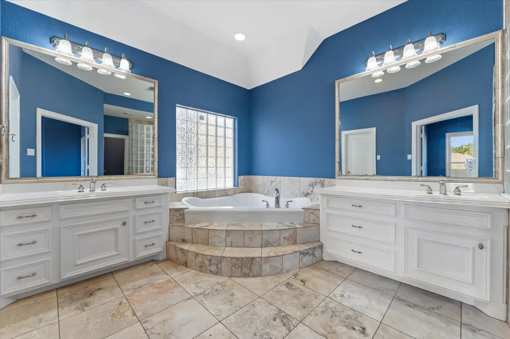 98 Victoria Drive W Montgomery, TX 77356