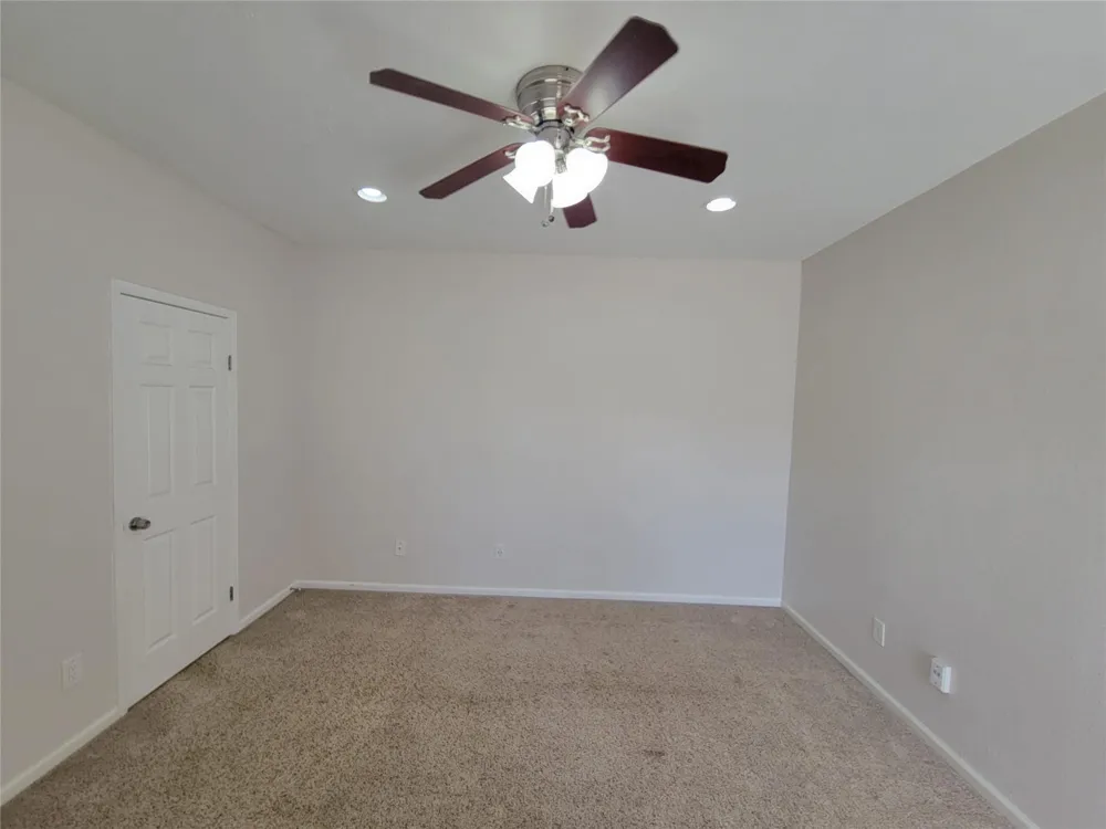 2025 Augusta Drive #303 Houston, TX 77057