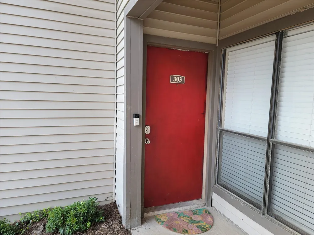 2025 Augusta Drive #303 Houston, TX 77057
