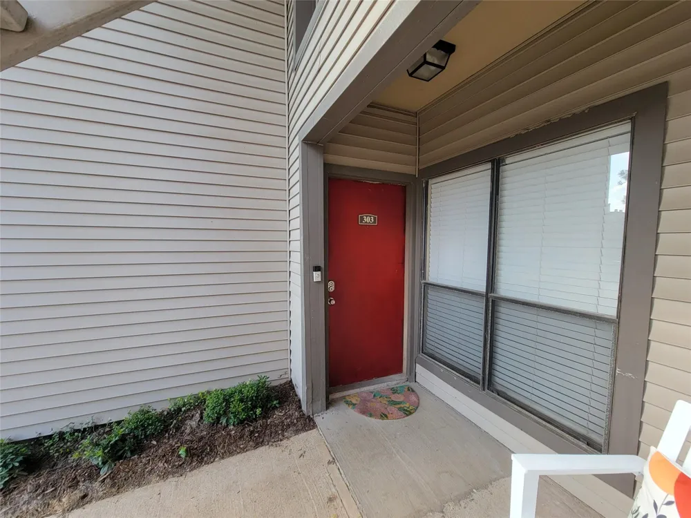 2025 Augusta Drive #303 Houston, TX 77057
