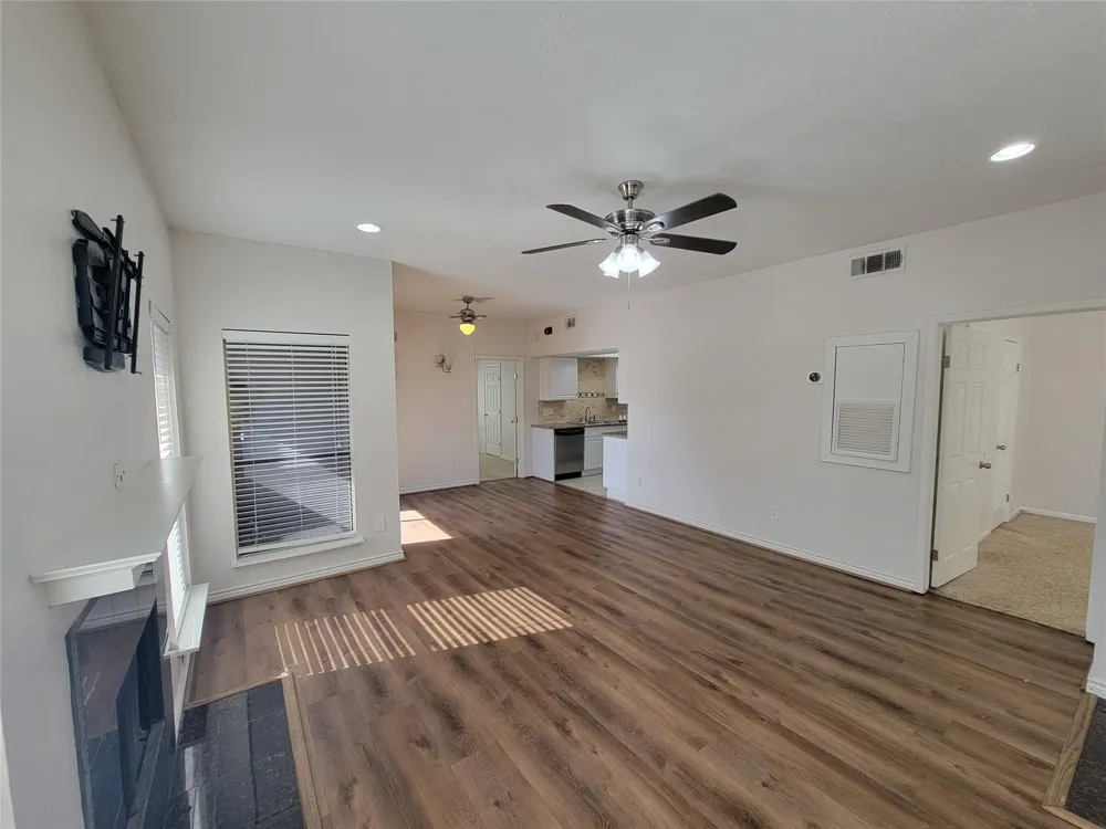 2025 Augusta Drive #303 Houston, TX 77057
