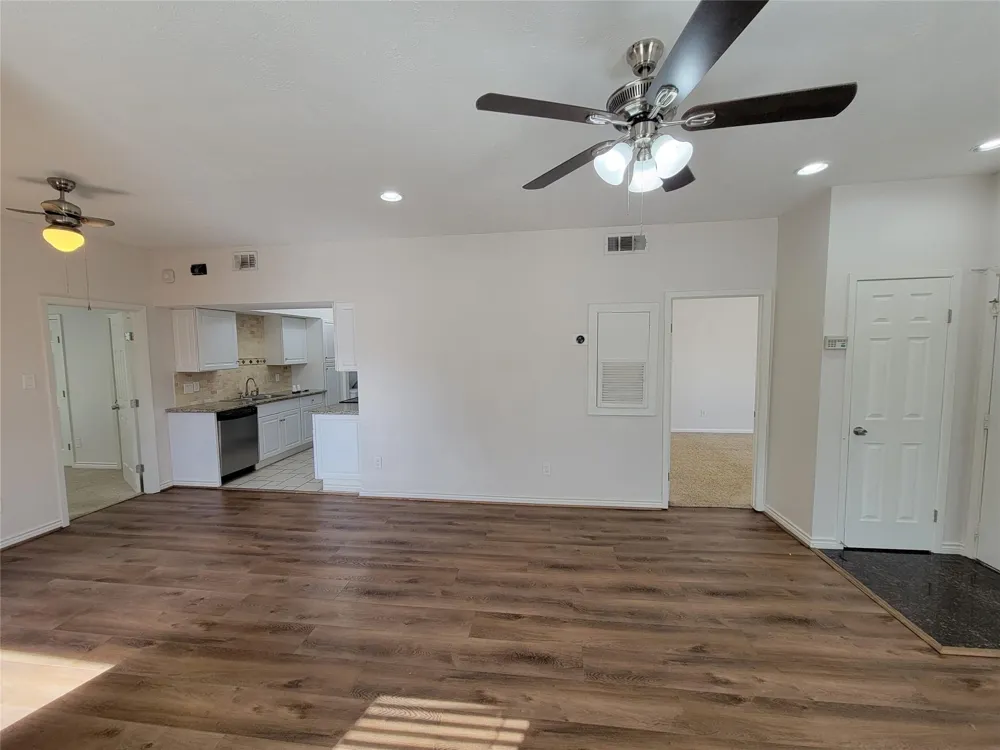2025 Augusta Drive #303 Houston, TX 77057