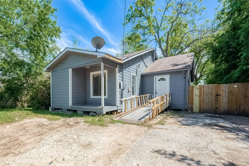 4810 Carmen Street Houston, TX 77033